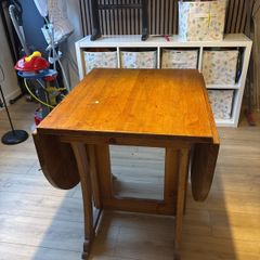 Fold out table
