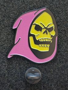 Skeletor, pin back badge.