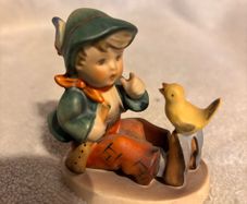 Vintage Goebel Figurine