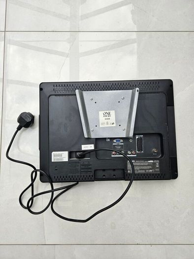 Philips TV 19" incl Wall Mount