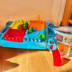 Duplo table and blocks