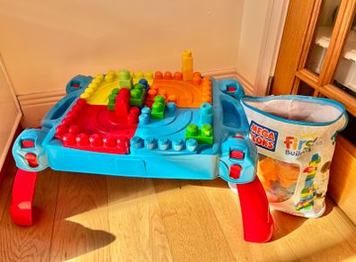 Duplo table and blocks