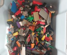 Mix of real and fake lego