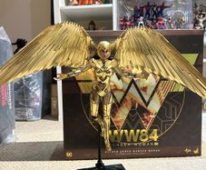 Hot Toys Wonder Woman Gold 1984 Deluxe