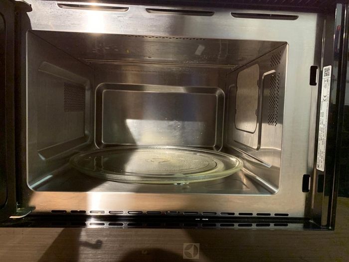 Microwave, grill and oven