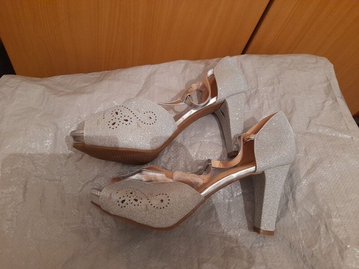 Glitter silver heels