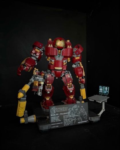 Lego Hulkbuster 76105