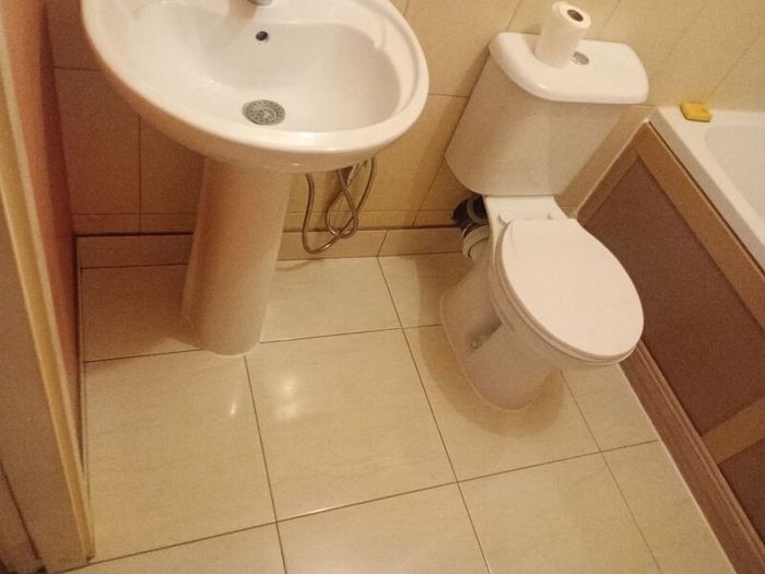 Tiler, bathroom fitters, kitchen fitters, handyman