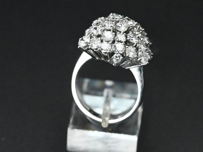 Vintage 1970s 4.1ct Diamond Cluster Ring