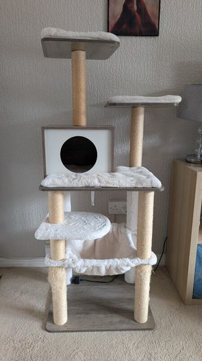 Multi Level Cat Tree Excellent Condition