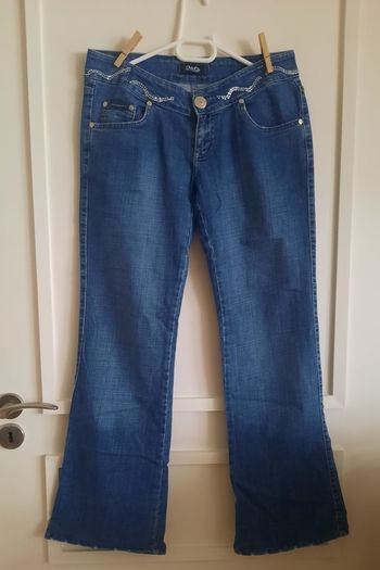 Dolce and Gabbana ladies denim diamante design jeans 31 waist and 31 leg in very good condition with no issues see last two photos for exact measurements FREE STANDARD POSTAGE INCLUDED