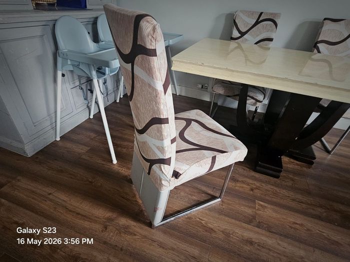 table and chairs