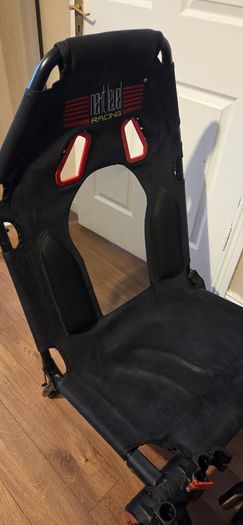 Racing seat