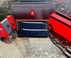 Nintendo Switch OLED - Mario Red Edition 64GB