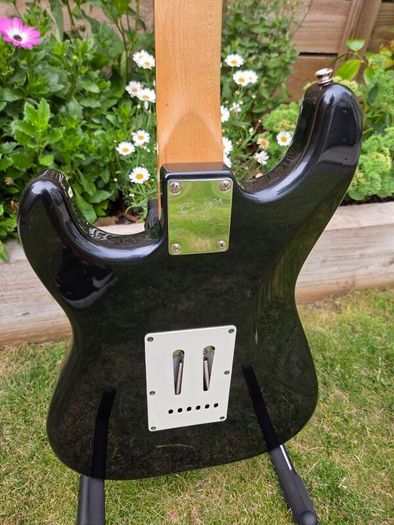 Squier Standard Series Stratocaster - EMG