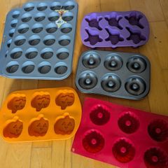 Cake Molds Job Lot