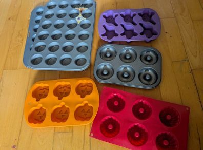 Cake Molds Job Lot