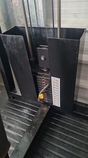 Pec Deck Machine