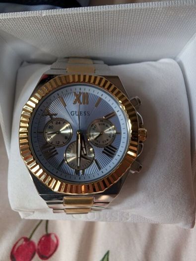 Mans guess watch with box