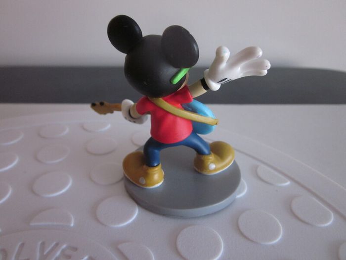 Disney Rocking Mickey Mouse w/ Guitar Figure