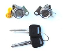 Front Left Right Door Lock Set Toyota Corolla E10 91-98 Ae110 Oe: 69051-12460