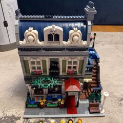lego Parisian restaurant modular 10243