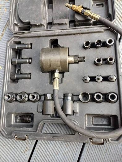TM US Tools Pneumatic Injector Puller Set