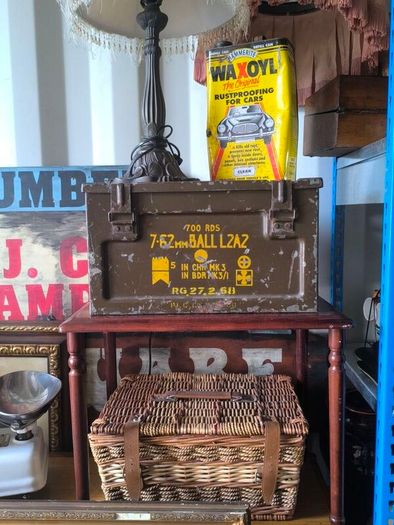 Retro, vintage, antiques - Lusk