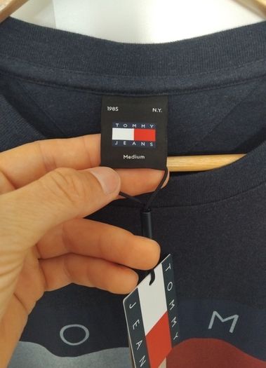 men's Tommy jeans t shirt
