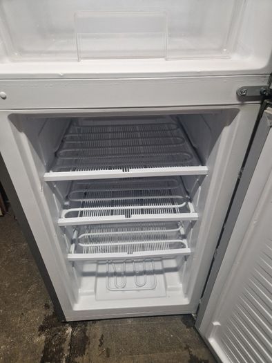 Powerpoint fridge freezer
