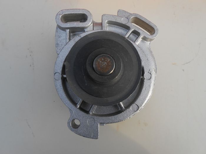 VW Transporter 2.4 Water Pump.