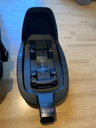 Maxi-Cosi Car Seat Bundle