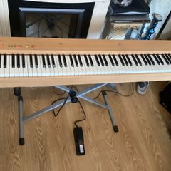 Roland F30e Digital piano and Roland DP - 10 Damper Foot Pedal in Excellent Condition.  (Barely used)