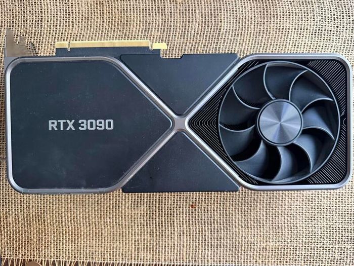NVIDIA GeForce RTX 3090 Founders Edition 24GB - Perfect Condition!
