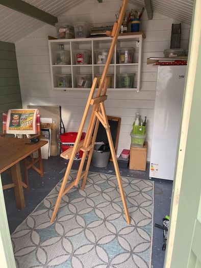 Standing artists easel for up to size A0
