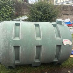 Oil tank