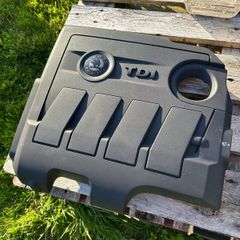 Skoda Octavia 1.6 tdi engine cover