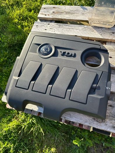 Skoda Octavia 1.6 tdi engine cover