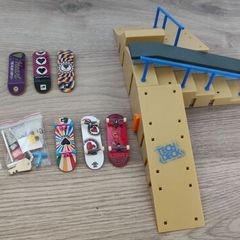 Tech Deck finger skateboard set in perfect condition