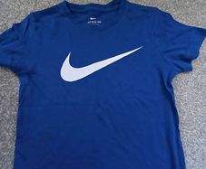 boy's NIKE t-shirt . Age 6/7