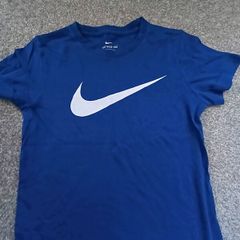 boy's NIKE t-shirt . Age 6/7