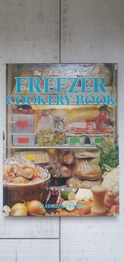 Vintage Cookbook : The St Michael All Colour Freezer Cookery Book Madeline Fraser 1976