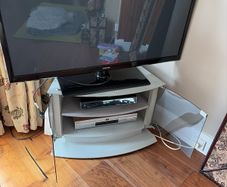 Samsung 43 inch Plasma TV 2013 Stand & Panasonic DVD Player