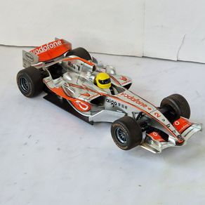 Scalextric F1 McLaren Mercedes #2 Slot car      ( formula one )