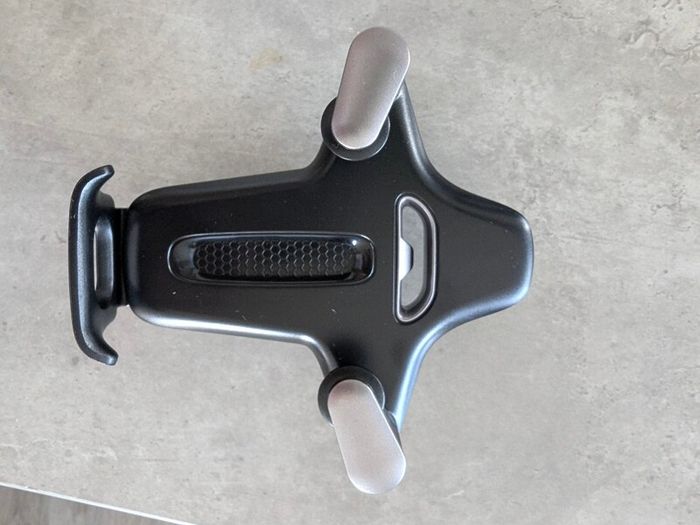 Tesla BYD car on screen gravity phone holder