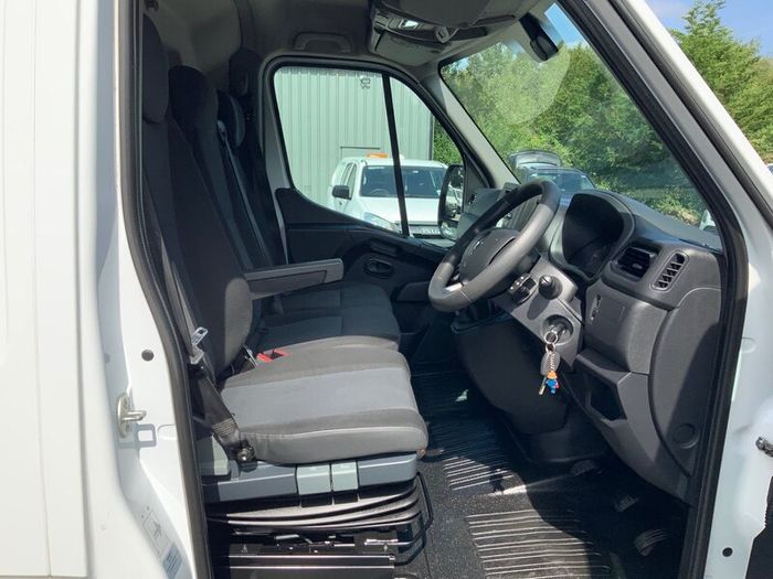Renault Master Mwb 2.3 Dci ( 1 year warranty ) .
