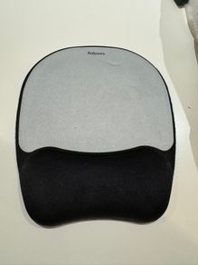 Fellowes Ergonomic Mouse Pad with Wrist Support