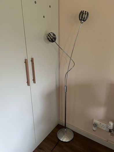 Lovely 2 x bulb floor lamp.