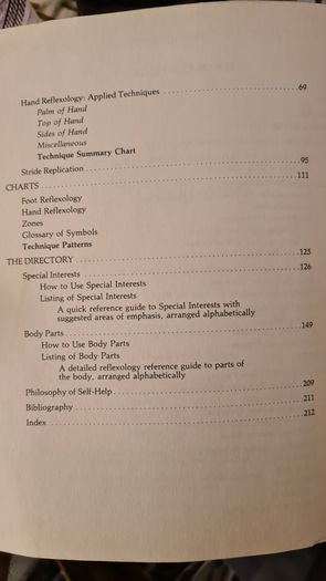 Hand And Food Reflexology. By Kevin And Barbra Kunz. The Unique Self-health Approach To Wellness. Large Volume Paperback In Good Condition.