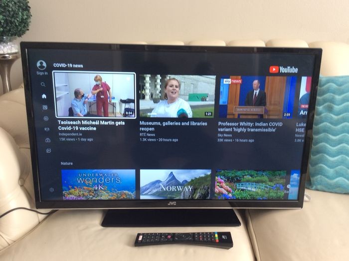 JVC 32 inch LED SMART Television with USB, 2 HDMI, Scart, WIFI connectivity in Perfect Condition